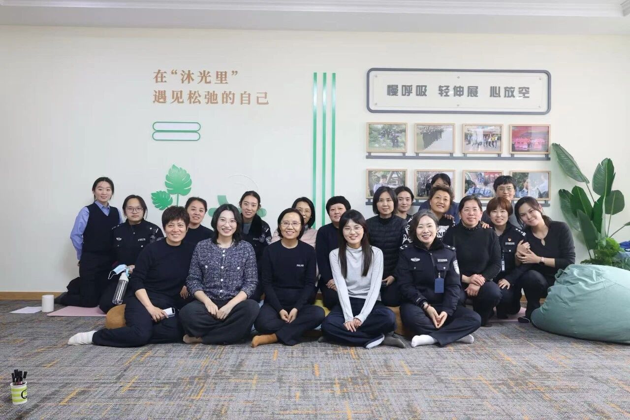 为长期奋战在一线的监狱人民警察开展心
