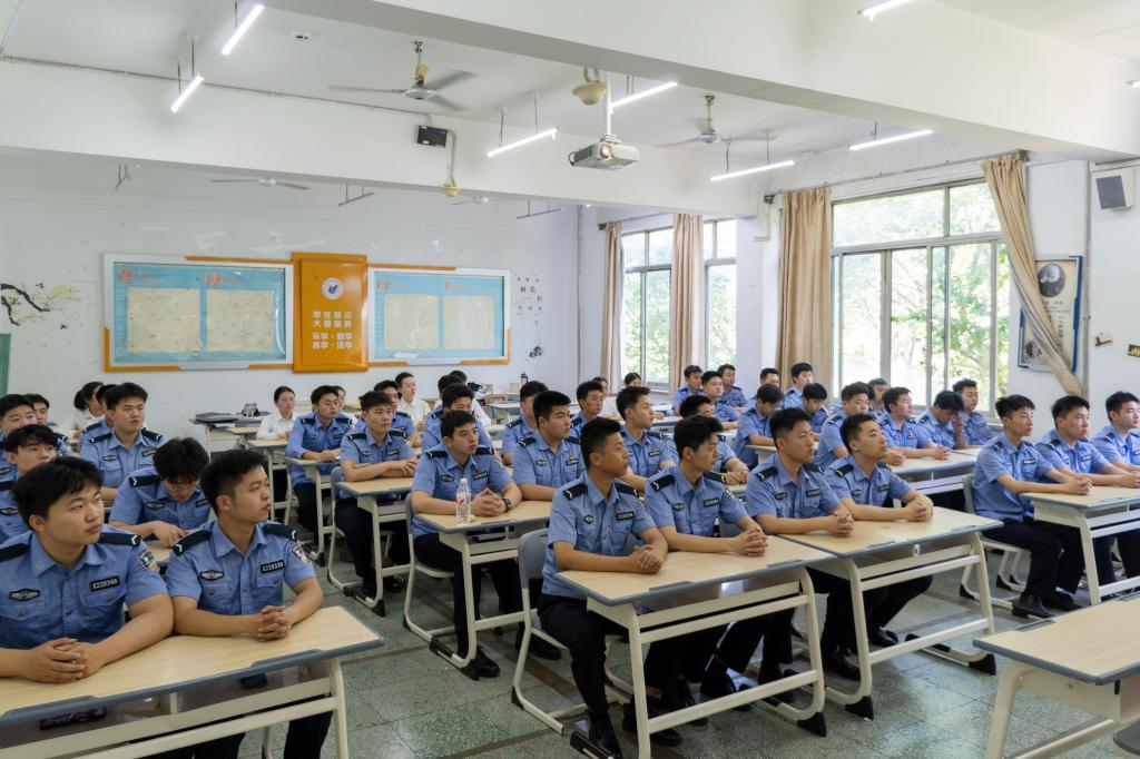 筑牢廉洁防线